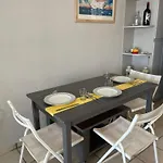 Appartement Centre With Old Port Sea View & Balcony Tínos