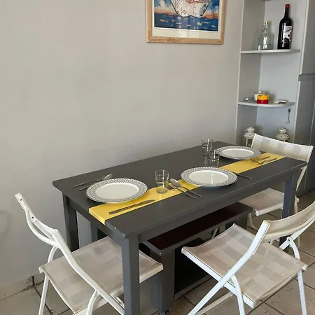 Apartamento Centre With Old Port Sea View & Balcony Tínos