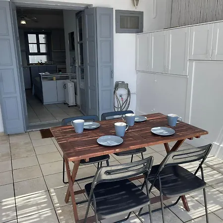 Centre With Old Port Sea View & Balcony Apartment *