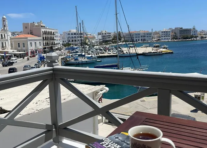 Centre With Old Port Sea View & Balcony Tínos